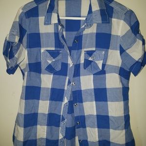 Short sleeve button up